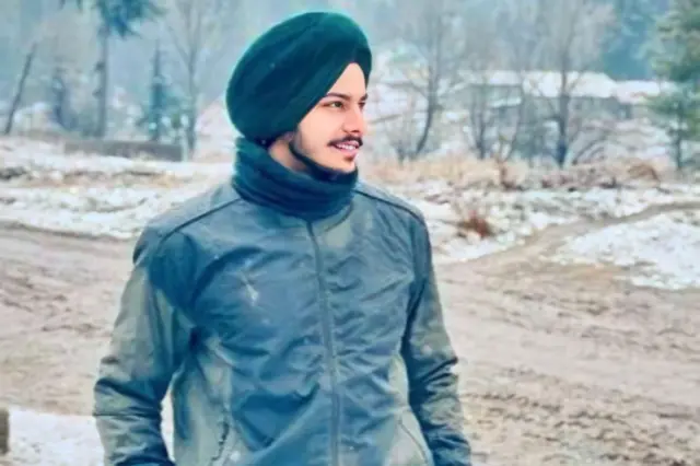 ਲਵਪ੍ਰੀਤ ਸਿੰਘ ਦੀ ਜੰਮੂ ਕਸ਼ਮੀਰ ਦੇ ਕੁੱਪਵਾੜਾ ਵਿਚ ਡਿਊਟੀ ਦੌਰਾਨ ਗੋਲੀ ਲੱਗਣ ਕਾਰਨ ਮੌਤ ਹੋ ਗਈ।