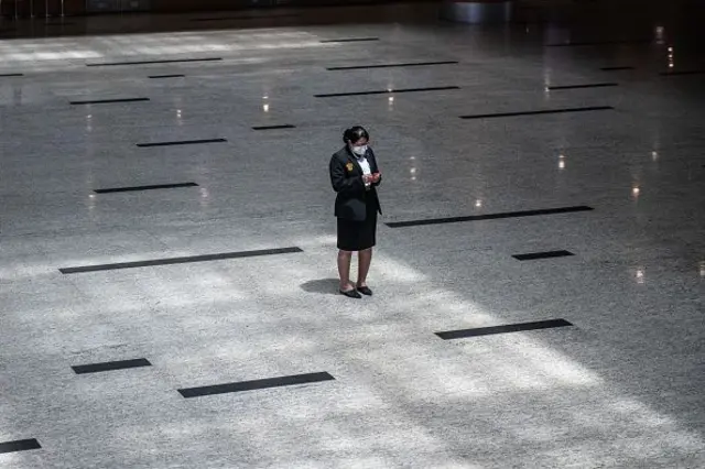 ပြည်ပထွက် အလုပ်လုပ်ခွင့်