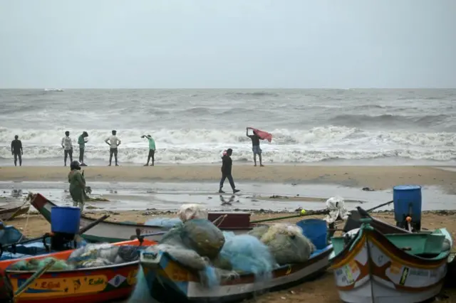 રીમાલ વાવાઝોડું. બીબીસી ગુજરાતી