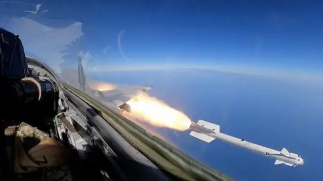 Makombora ya Urusi yanaweza kuruka mbali zaidi kuliko yale yanayotumiwa na marubani wa Ukraine