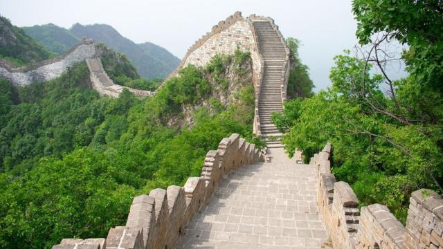سور الصين العظيم: رحلة إلى جزء خطير من أشهر إبداعات البشر في بكين - BBC