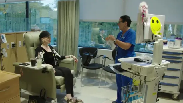 Шэмпэнь Джой в больнице