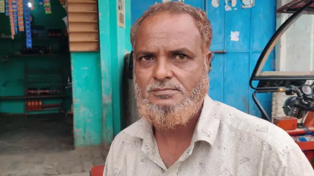 मदीना चौक के पास चाय की दुकान चलाने वाले मोहम्मद मुंतियाज़