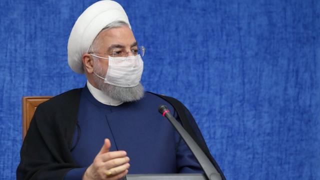 حسن روحانی رئیس جمهوری ایران آموزش حضوری را "اولویت" دولت دانست اما گفت ما هیچ خانواده و دانش آموزی را اجبار نمی‌کنیم که حتما از طریق آموزش حضوری سال تحصیلی را بگذرانند.