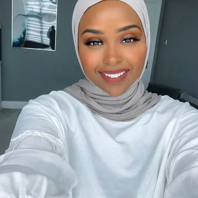 نعيمة وازكي عارضة صومالية