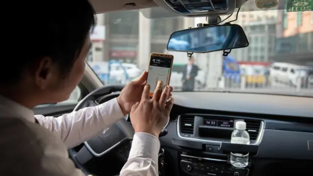 这些"滴滴"血案不但引发民众对嫌疑人的谴责,也引发平台应如何担责的讨论。