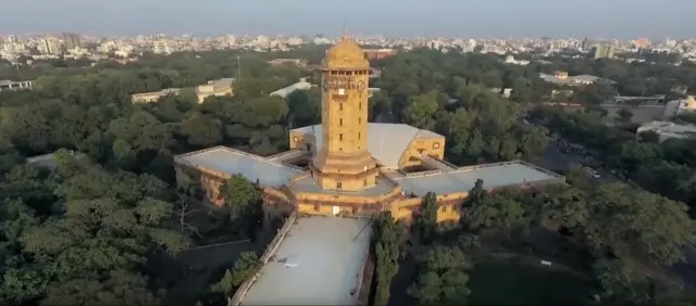 गुजरात यूनिवर्सिटी