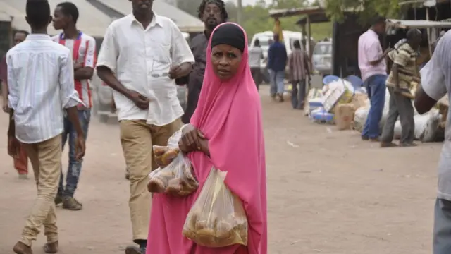 Takriban wakimbizi laki mbili unusu wa kisomali wanaishi katika kambi ya Daadab,