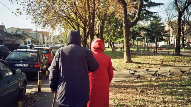 Шетња је некад довољна разонода старијим суграђанима