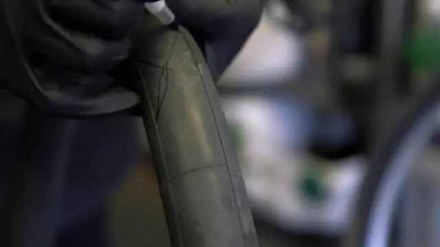 marcando la parte perforada.