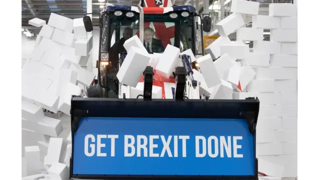 بوریس جانسون با شعار «برگزیت را به سرانجام برسان» برنده انتخابات پارلمانی ۲۰۱۹ شد