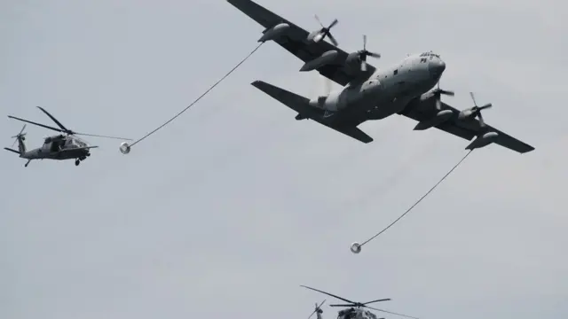 Дозаправка вертолетов в воздухе гораздо сложнее дозаправки самолетов