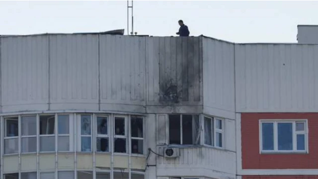 Un bâtiment endommagé par un drone à Moscou