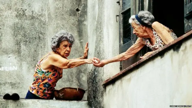 ਗੁਆਂਢਣਾ/ Nabourer