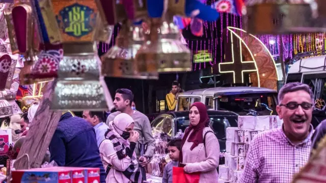 مظاهر احتفالية بشهر رمضان في مصر