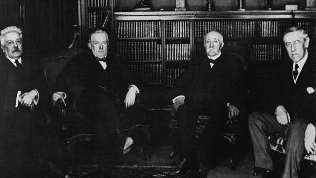 Los grandes líderes antes de la conferencia de paz. De izquierda a derecha: Vittorio Orlando de Italia, Lloyd George de Gran Bretaña, Georges Clemenceau de Francia y Woodwrow Wilson de Estados Unidos.