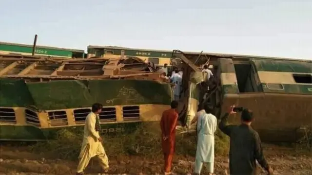 పాకిస్తాన్ రైలు ప్రమాదం