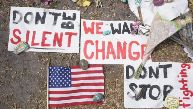 સ્ટુડન્ટ્સે શરૂ કરેલી ઝૂંબેશનો ફોટોગ્રાફ