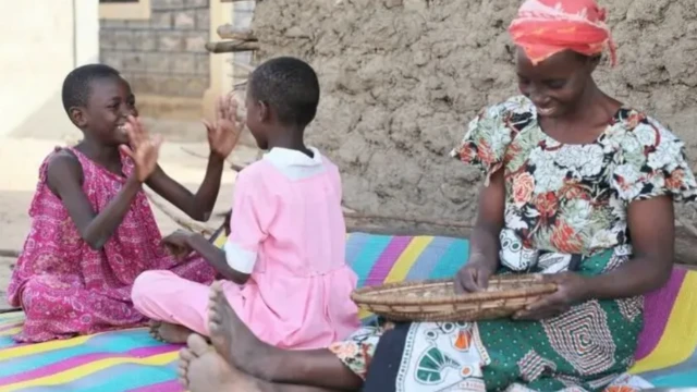 Aworan obinrin kan atawọn ọmode