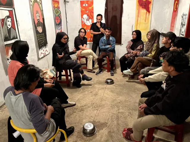 Zikrayanti, monolog cut nyak, cut nya dhien, aceh, seniman perempuan aceh, teater, seni pertunjukan