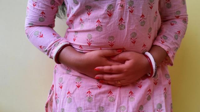 যে কোনও বয়সীদের হঠাৎ করেই পেট ব্যথা হতে পারে।