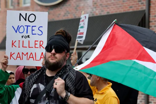 Manifestantes pro-palestinos en Michigan.