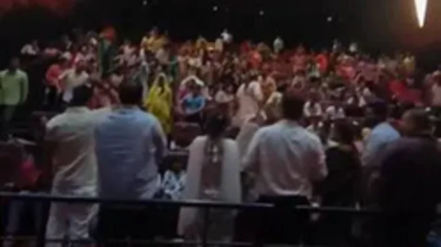 کیرالہ اسٹوری 2 کی سکریننگ کے دوران ایک ہندو تنظیم کے ارکان نے فلم دیکھنے آنے والوں سے حلف لیا۔