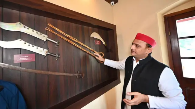 अखिलेश यादव