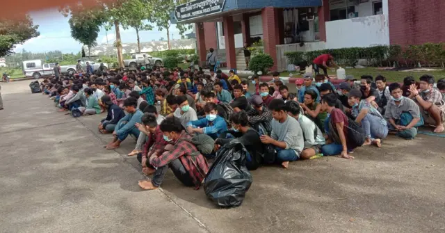 ၂၀၂၂ ခုနှစ် ဇွန်လအတွင်းက ထိုင်းအမျိုးသားတစ်ဦးအသတ်ခံရတာကြောင့် မြန်မာရွှေ့ပြောင်းအလုပ်သမား ၃၀၀နီးပါး ဖမ်းဆီးခံခဲ့ရစဥ် 