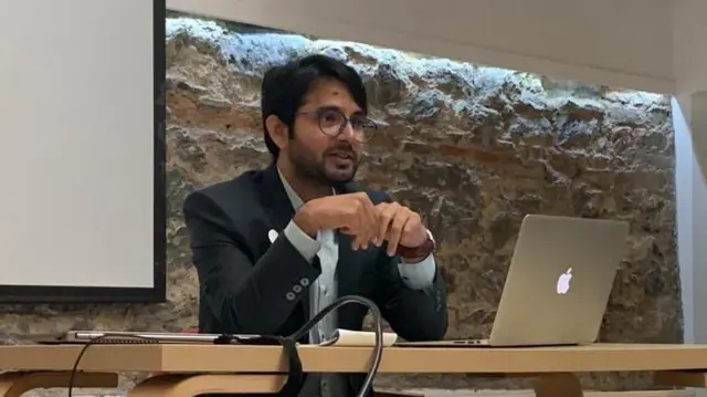 হায়দ্রাবাদে মাওলানা আজাদ ন্যাশনাল উর্দু ইউনিভার্সিটির ইতিহাস বিভাগের সহকারী অধ্যাপক ড. ইকরামুল হক