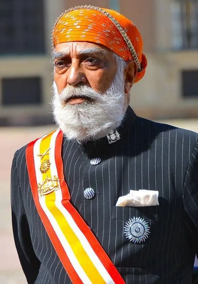 મહેન્દ્ર સિંહના નાના ભાઈ અરવિંદ સિંહ મેવાડ શ્રી એકલિંગજી ટ્રસ્ટના અધ્યક્ષ અને વહીવટી ટ્રસ્ટી છે