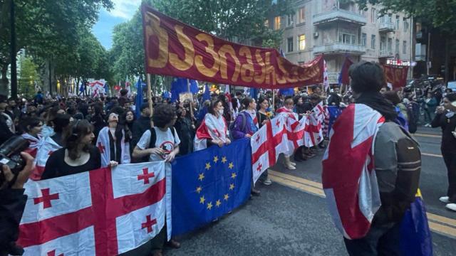 Шествие в центре Тбилиси