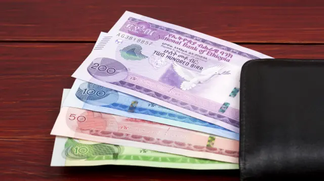 Men onamning mushukiga qaradim