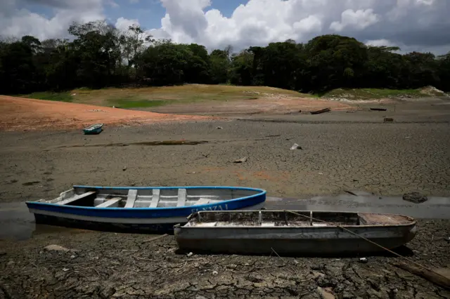 Lago Alajuela en abril
