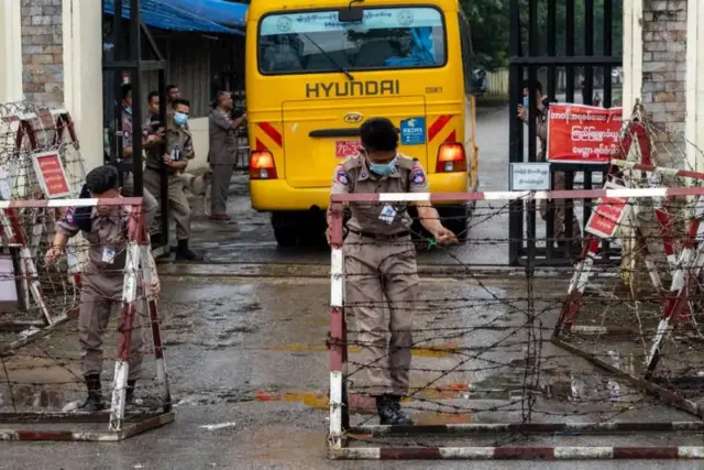 အင်းစိန်အကျဉ်းထောင် (ပုံဟောင်း)