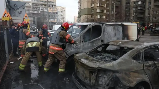 Abajejwe ubutabazi bashitse ku mamodoka yaturiwe n'ibitero vy'Uburusiya kuri Kyiv