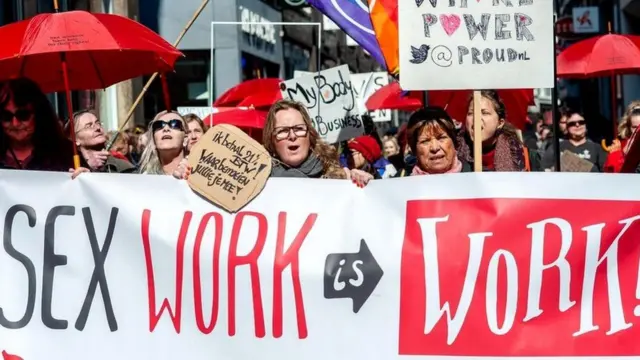 Протести на підтримку проституції як відповідь на кампанію "Я безцінна"