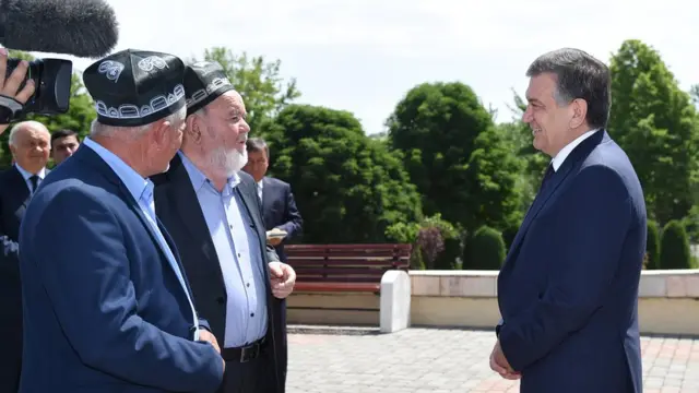 Мирзиёев Андижонда нуронийлар билан ҳам мулоқотда бўлган