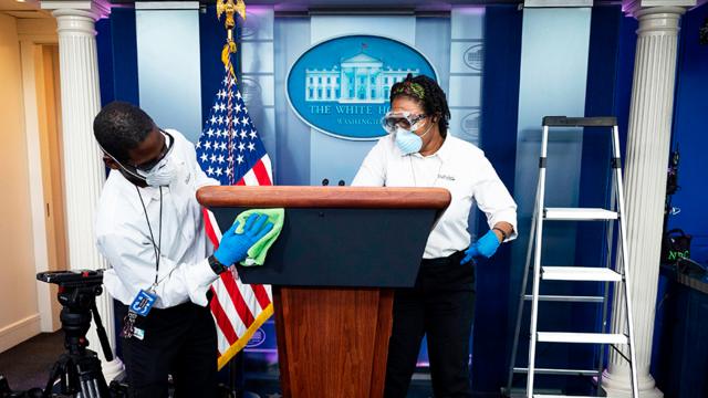 去年春季开始白宫经常消毒、清洁