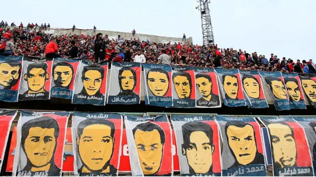 Des portraits des victimes des violences de 2012 entre Al-Masry et Al-Ahly, à Port-Saïd.