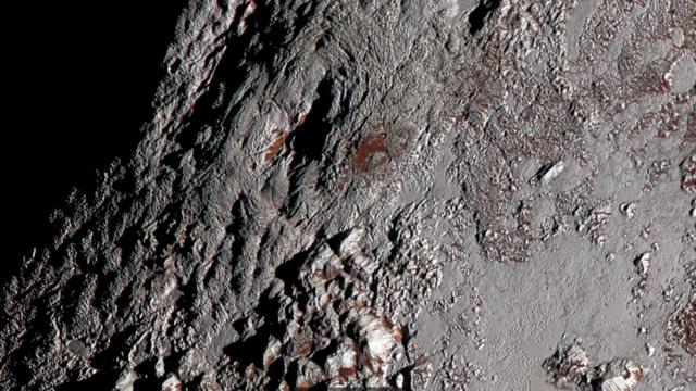 Возможно, эта гора на поверхности Плутона представляет собой ледяной вулкан