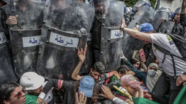 الثورة الجزائرية