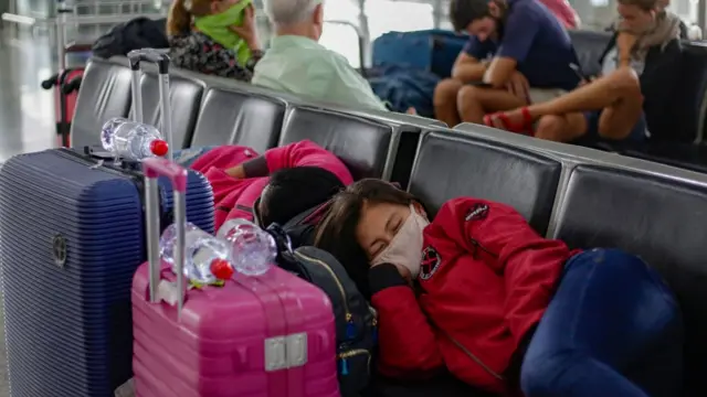 சிங்கப்பூரில் பலி கணக்கைத் துவங்கிய கொரோனா; மலேசியாவில் 8 பேர் பலி