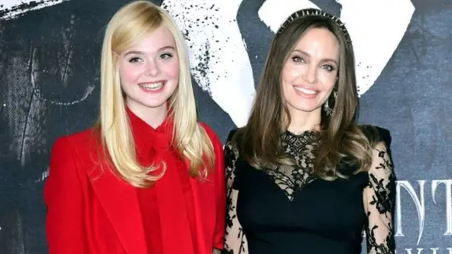 Elle Fanning (ibumoso) na Angelina Jolie bombi bavuga ko kugaragazwa nk'abafite imbaraga z'umubiri atari byo bikwiye gusobanura ko abagore bakomeye