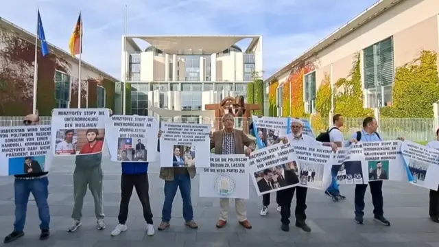 Марказий Осиё лидерларини Берлинда намойишчилар қарши олдилар.