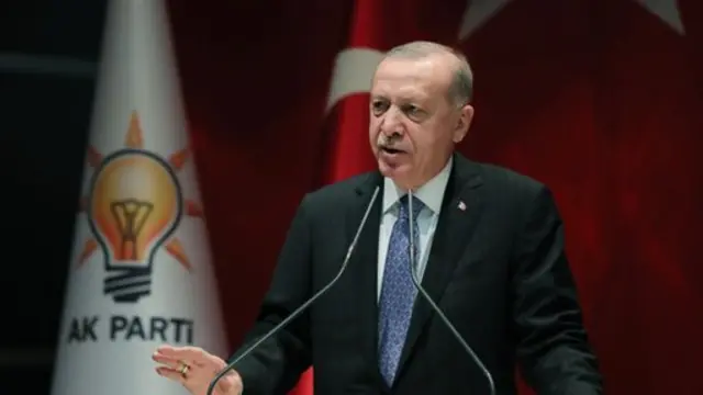 اردوغان و پرجم حزب