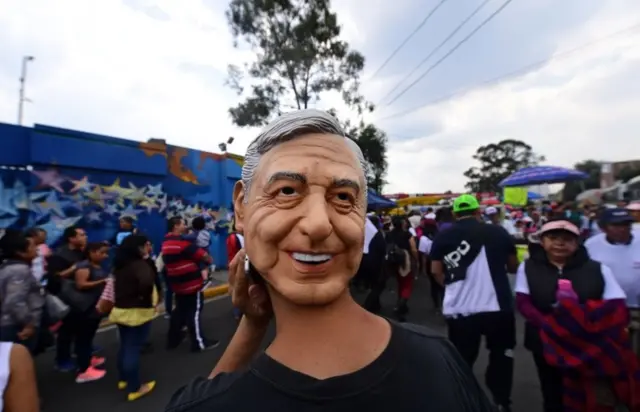 Asistentes al AMLOFEST.