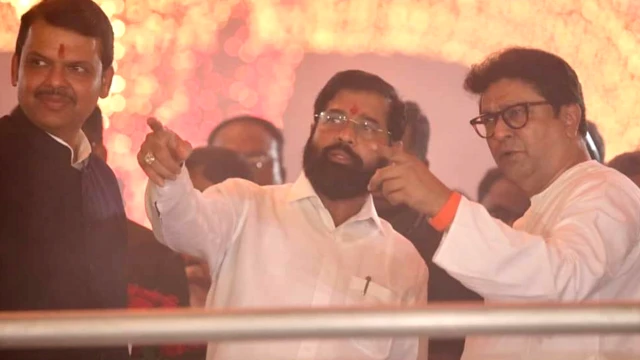 मनसेनं आयोजित केलेल्या दीपोत्सव कार्यक्रमामध्ये फडणवीस, शिंदे आणि राज ठाकरे एकत्र आले होते.