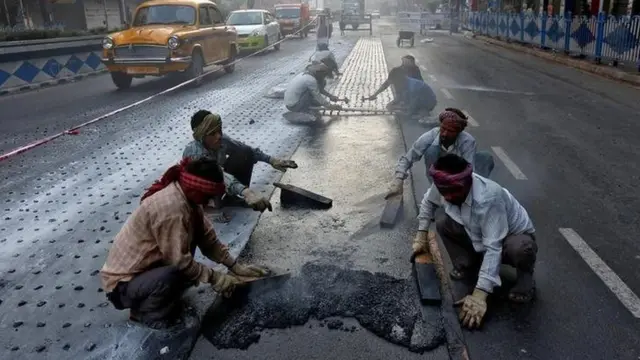 सड़कों में निवेश की ज़रूरत