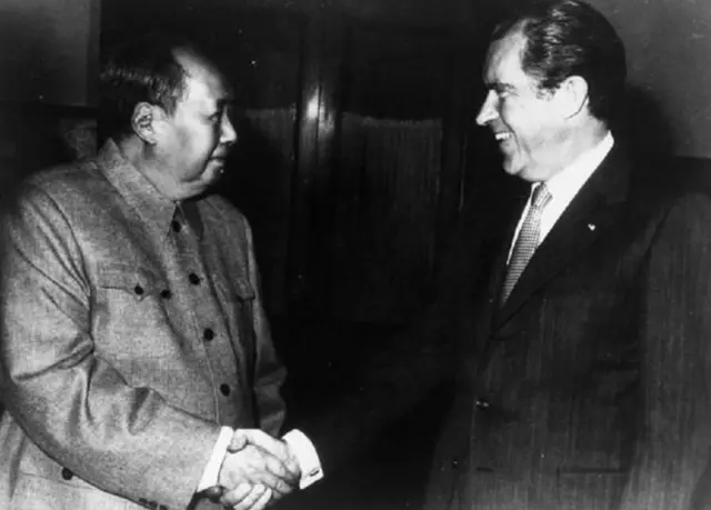 નિક્સન અને માઓની તસવીર